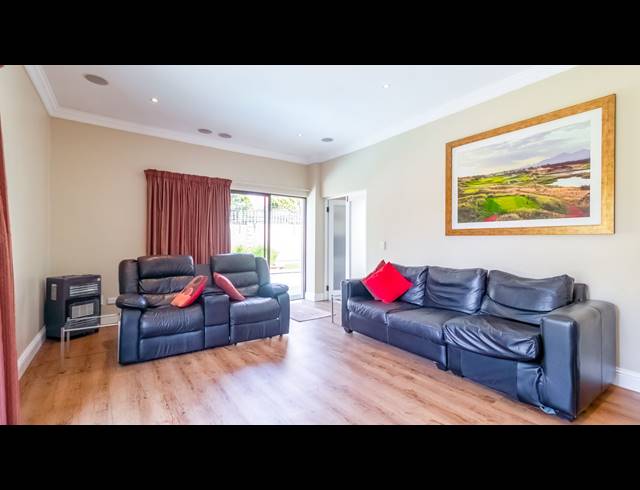 4 BEDROOM FREEHOLD FOR SALE IN GLENDOWER GOLF ESTATE